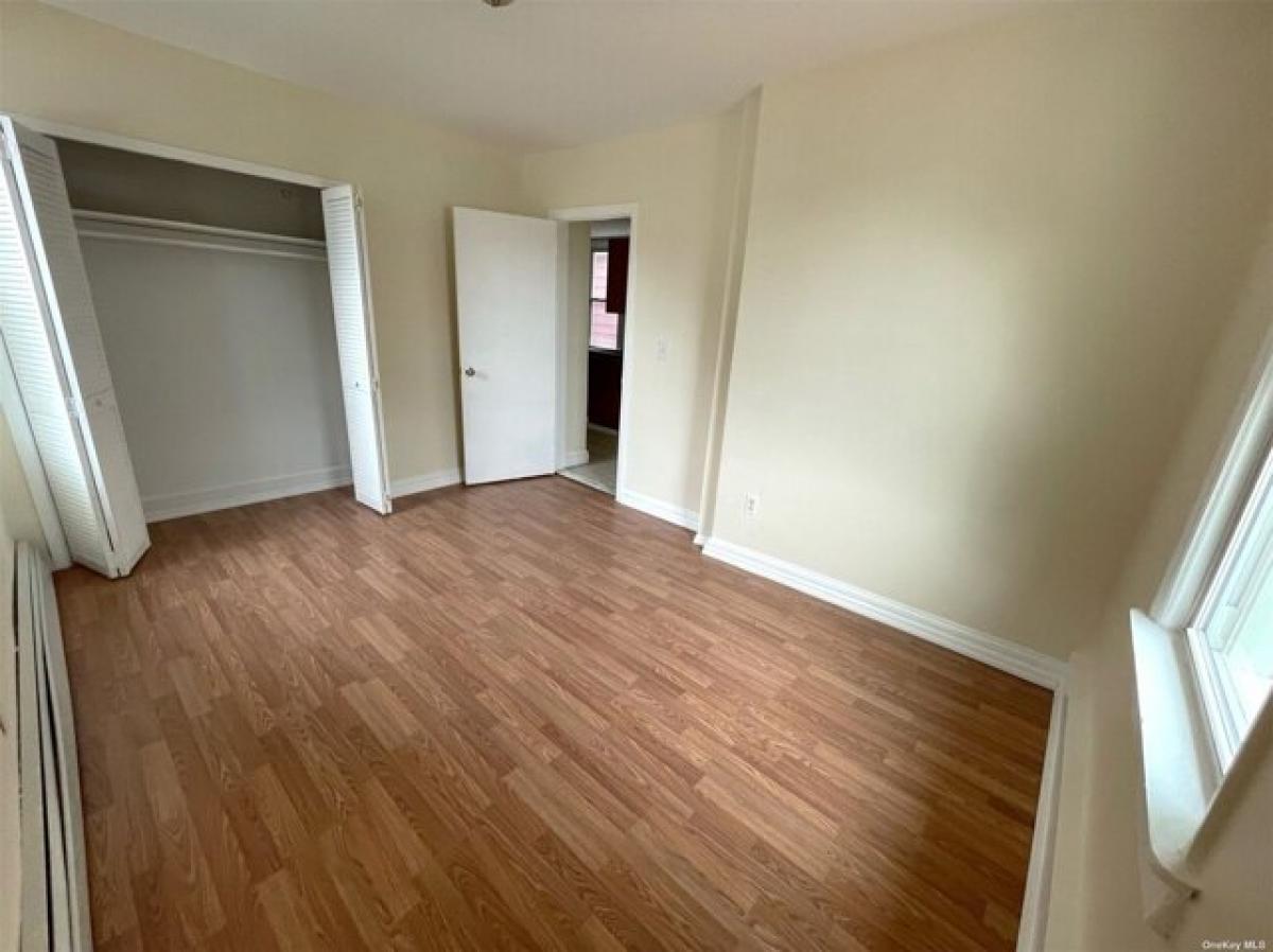 Picture of Home For Sale in Jamaica, New York, United States