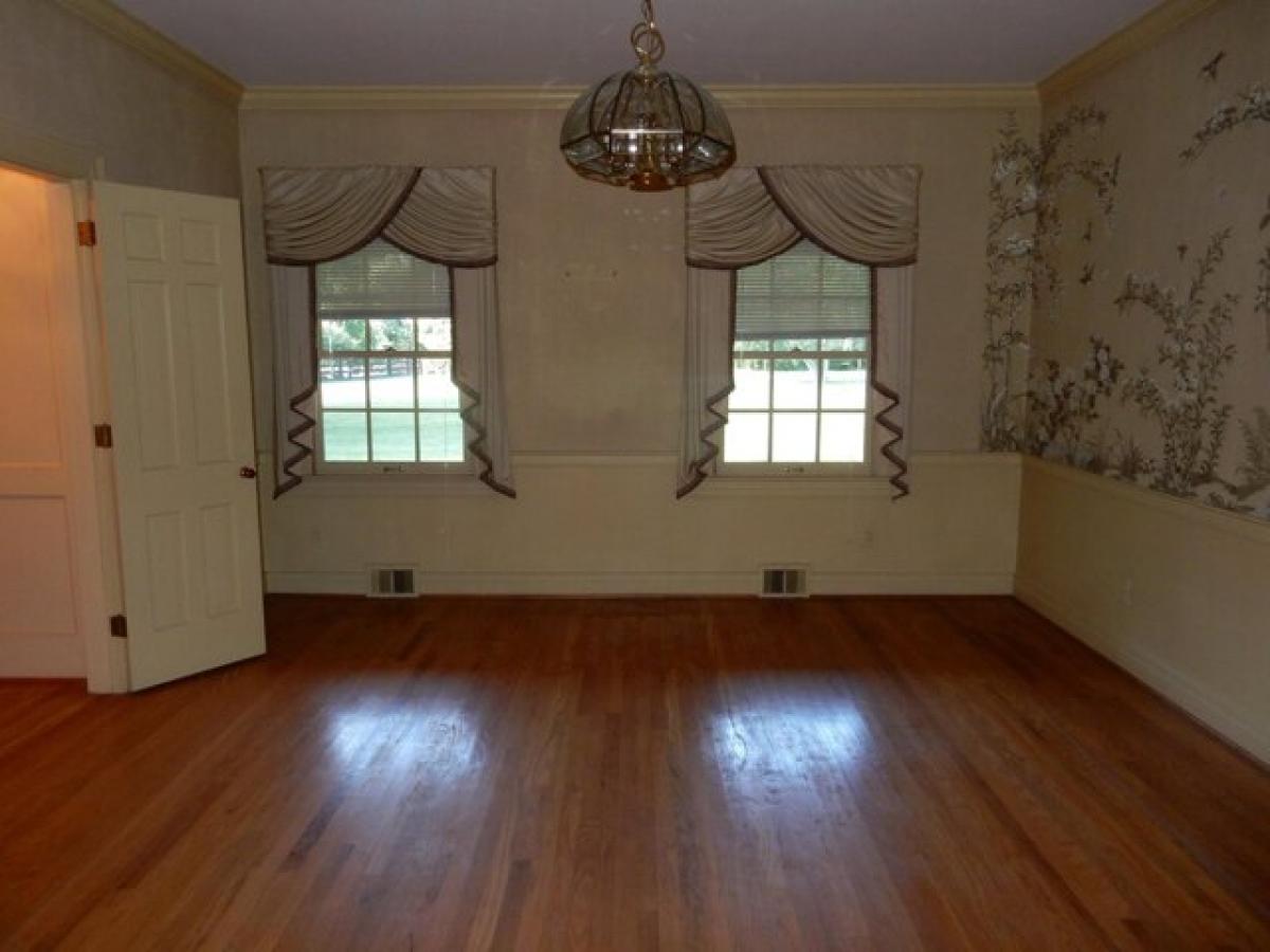 Picture of Home For Sale in Lexington, Kentucky, United States