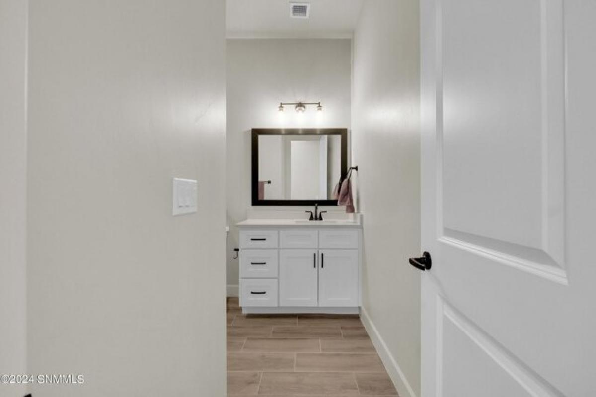 Picture of Home For Sale in Las Cruces, New Mexico, United States