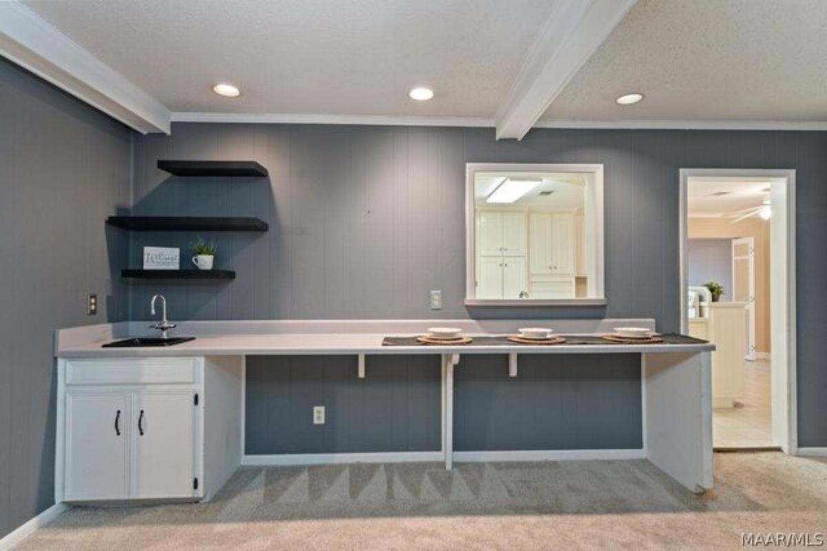 Picture of Home For Sale in Montgomery, Alabama, United States