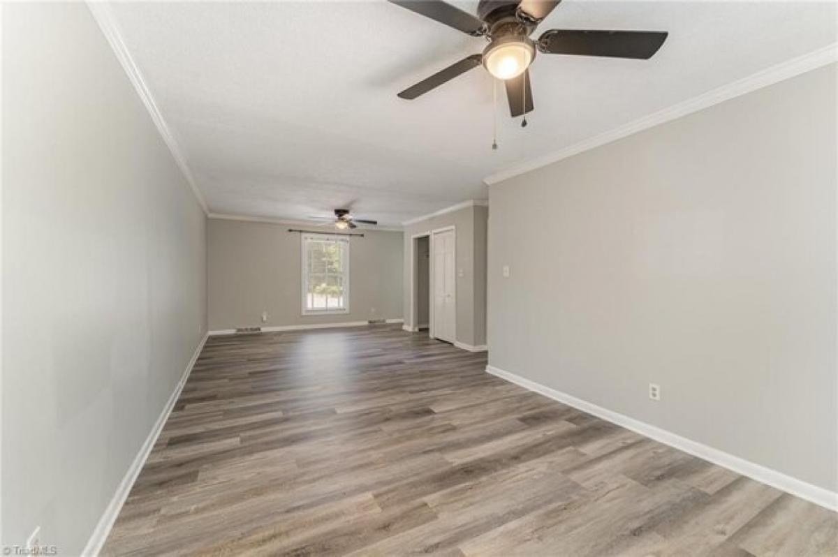 Picture of Home For Sale in High Point, North Carolina, United States