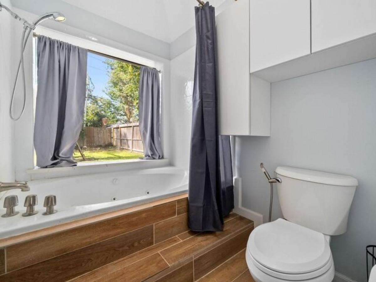 Picture of Home For Sale in Sugar Land, Texas, United States