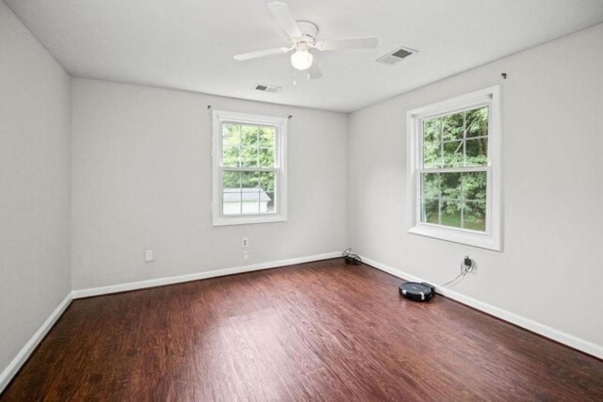 Picture of Home For Sale in Huntington, West Virginia, United States