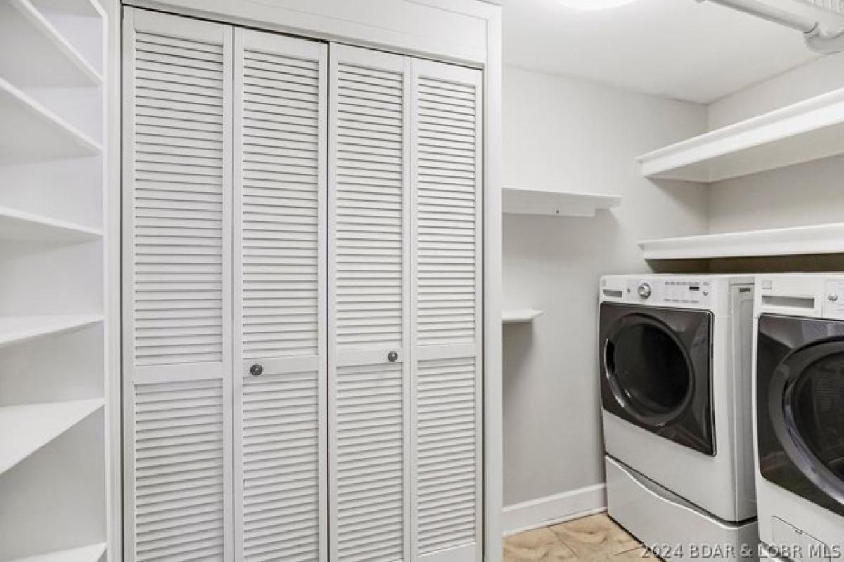 Picture of Home For Sale in Osage Beach, Missouri, United States