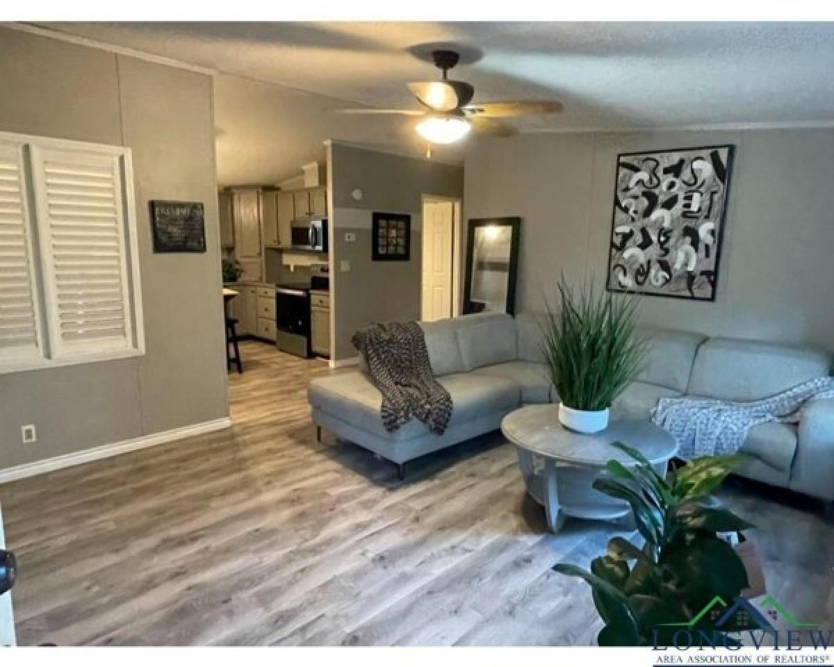 Picture of Home For Sale in Marshall, Texas, United States