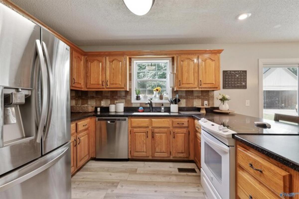 Picture of Home For Sale in Albertville, Alabama, United States