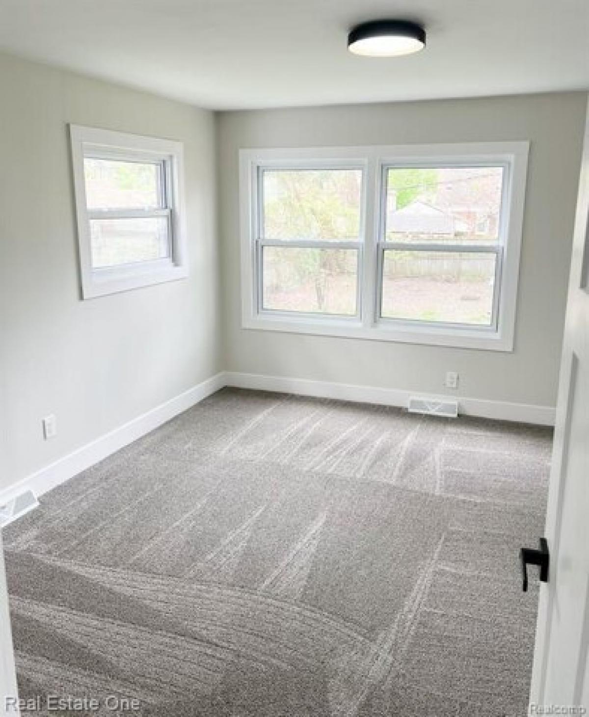 Picture of Home For Sale in Royal Oak, Michigan, United States