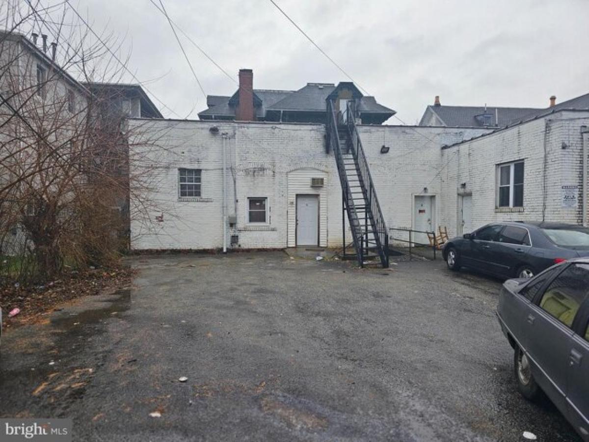 Picture of Home For Sale in Norristown, Pennsylvania, United States