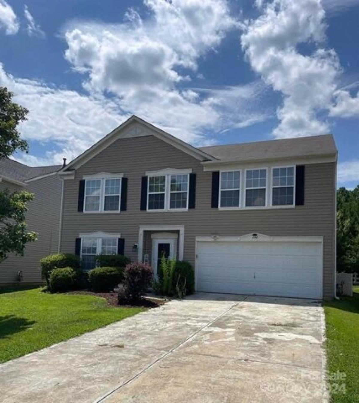 Picture of Home For Sale in Fort Mill, South Carolina, United States