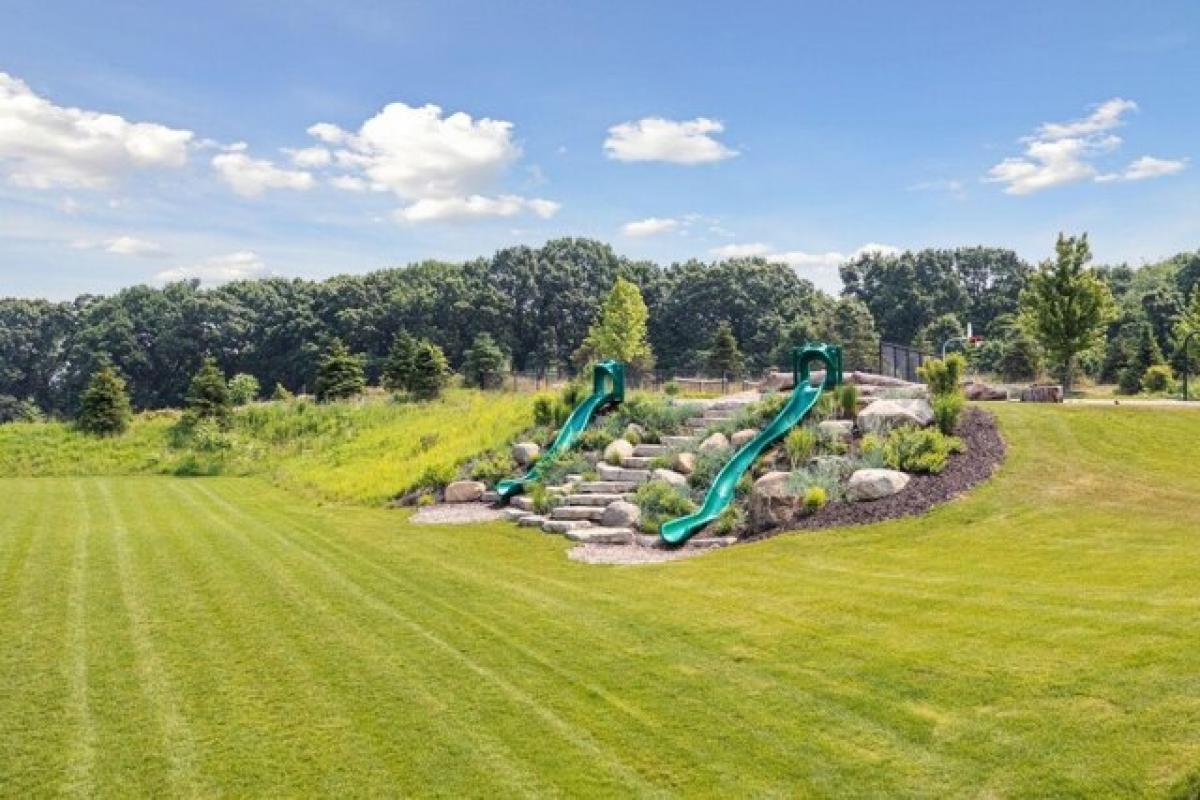 Picture of Home For Sale in Kalamazoo, Michigan, United States