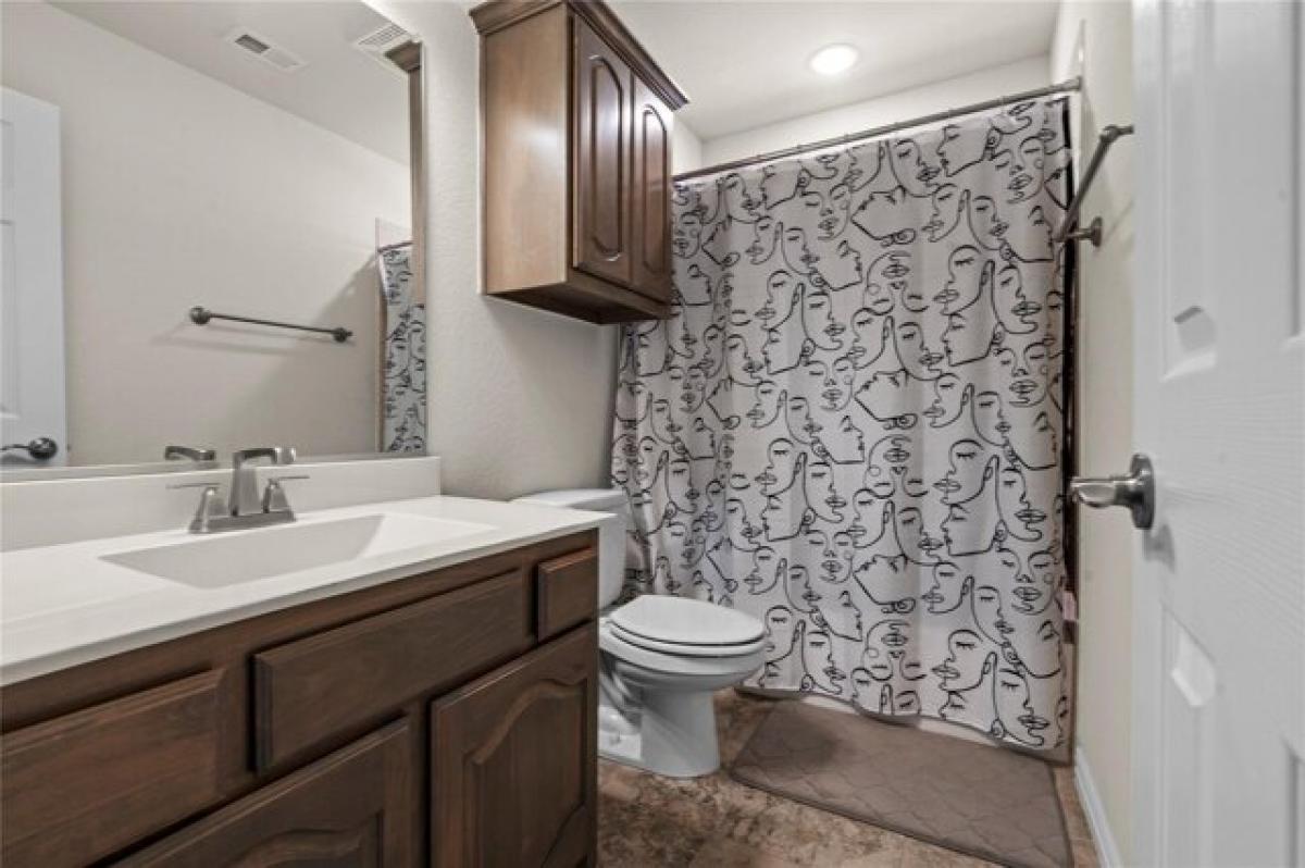 Picture of Home For Sale in Cedar Hill, Texas, United States