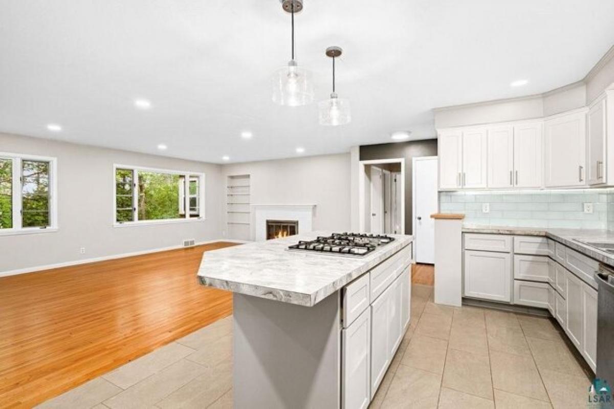 Picture of Home For Sale in Duluth, Minnesota, United States