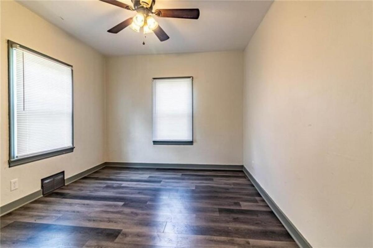 Picture of Home For Sale in Warrensburg, Missouri, United States