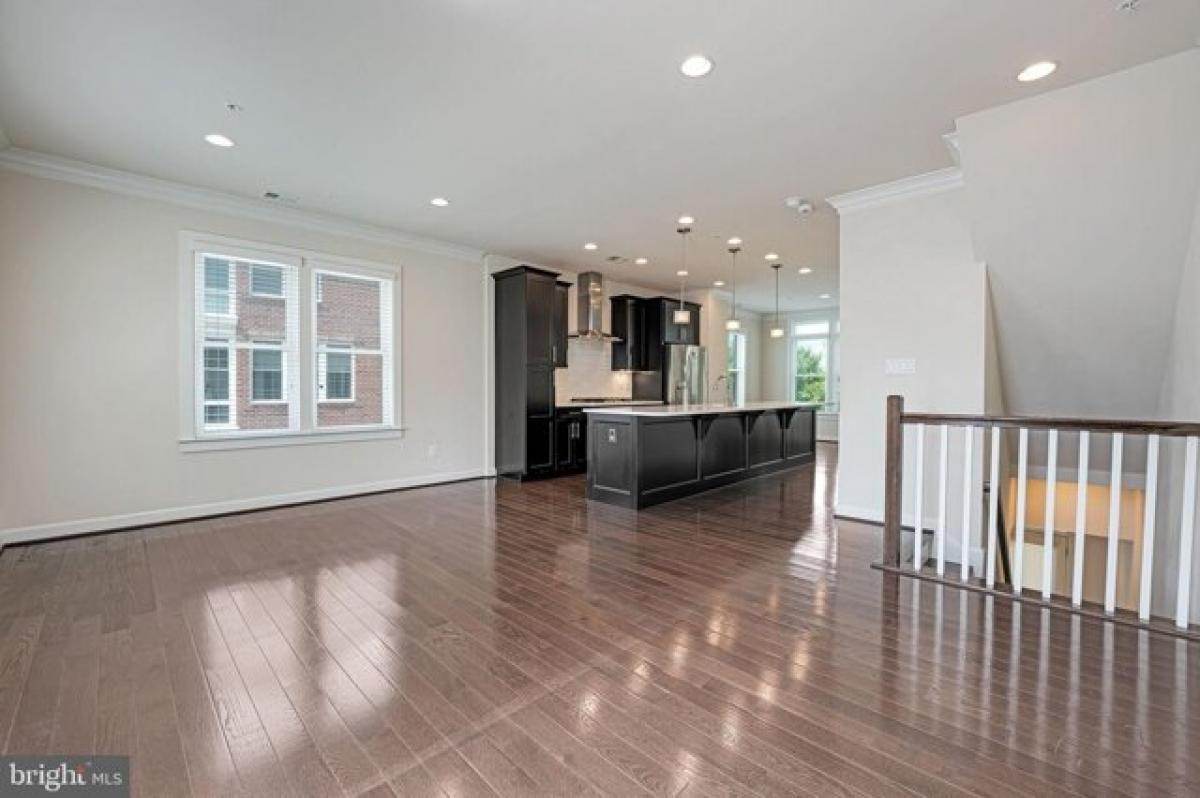 Picture of Home For Sale in Arlington, Virginia, United States