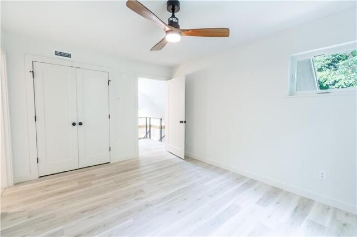 Picture of Home For Sale in Fayetteville, Arkansas, United States