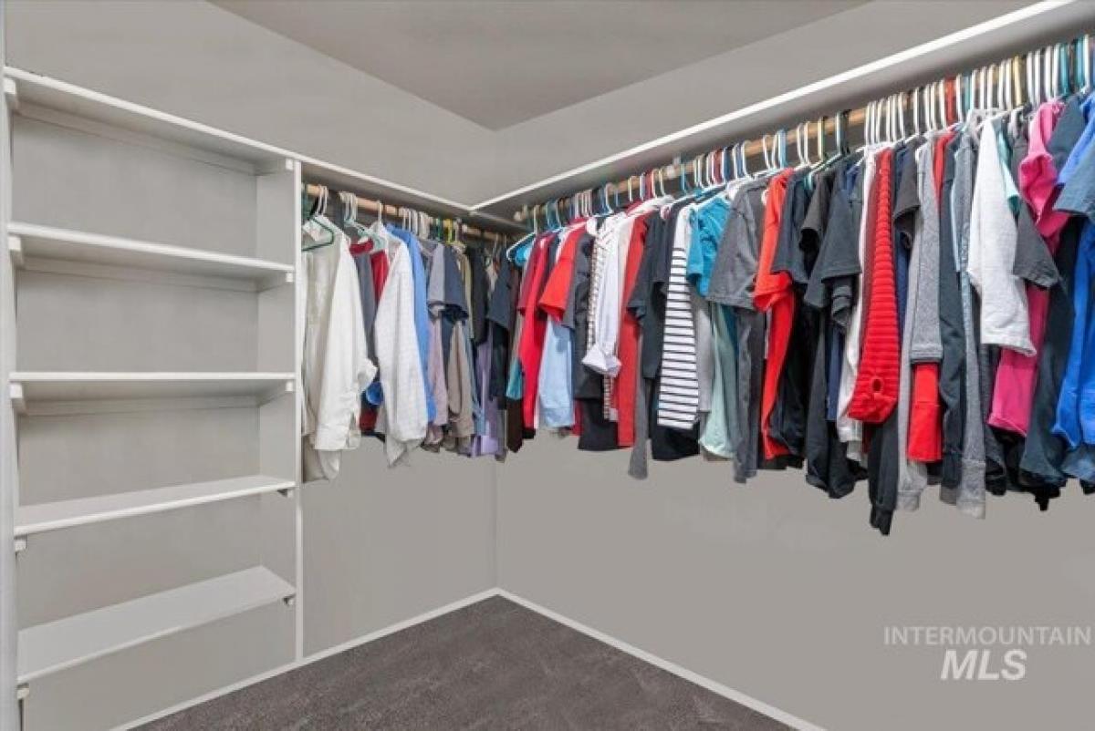 Picture of Home For Sale in Kuna, Idaho, United States