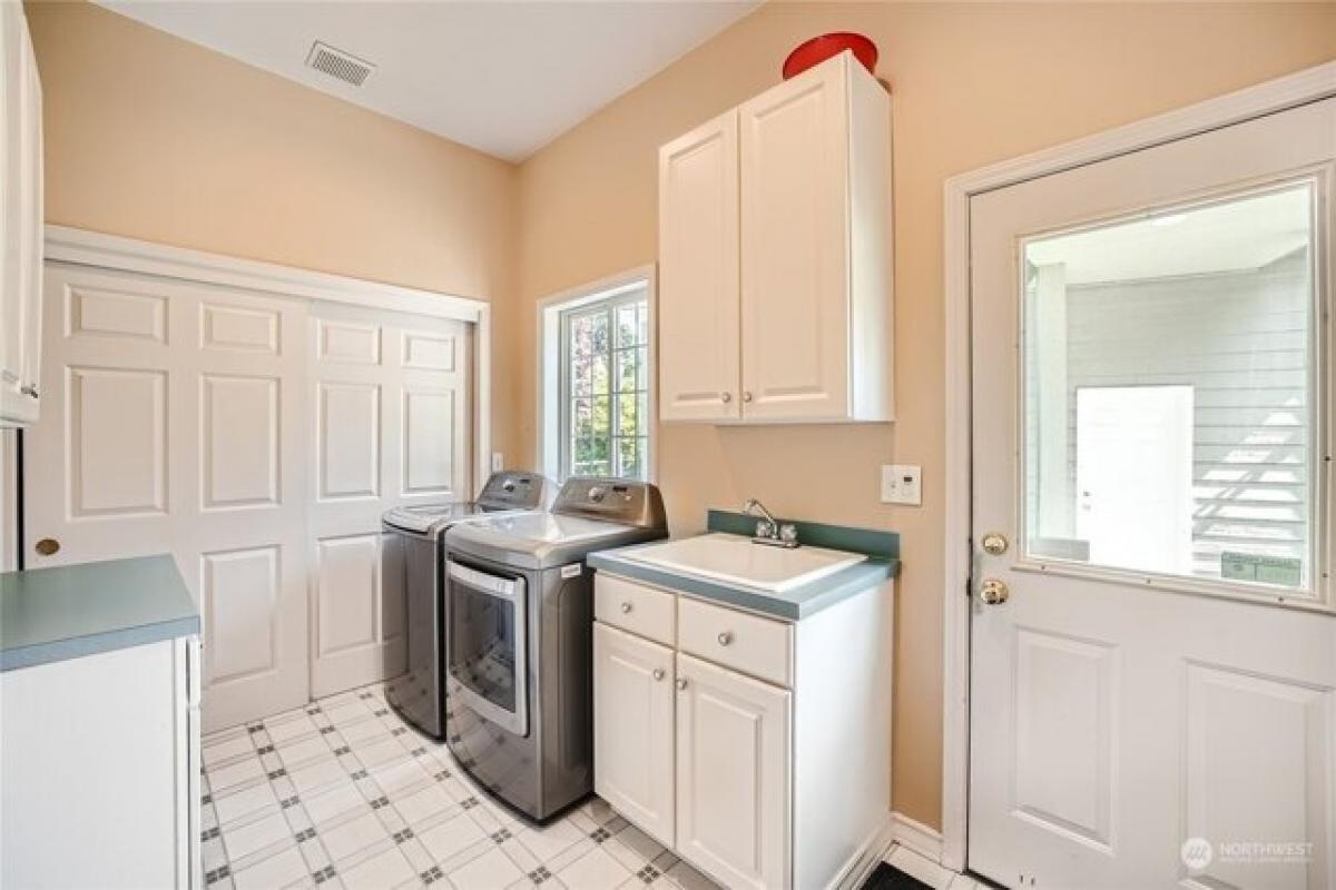 Picture of Home For Sale in Tacoma, Washington, United States