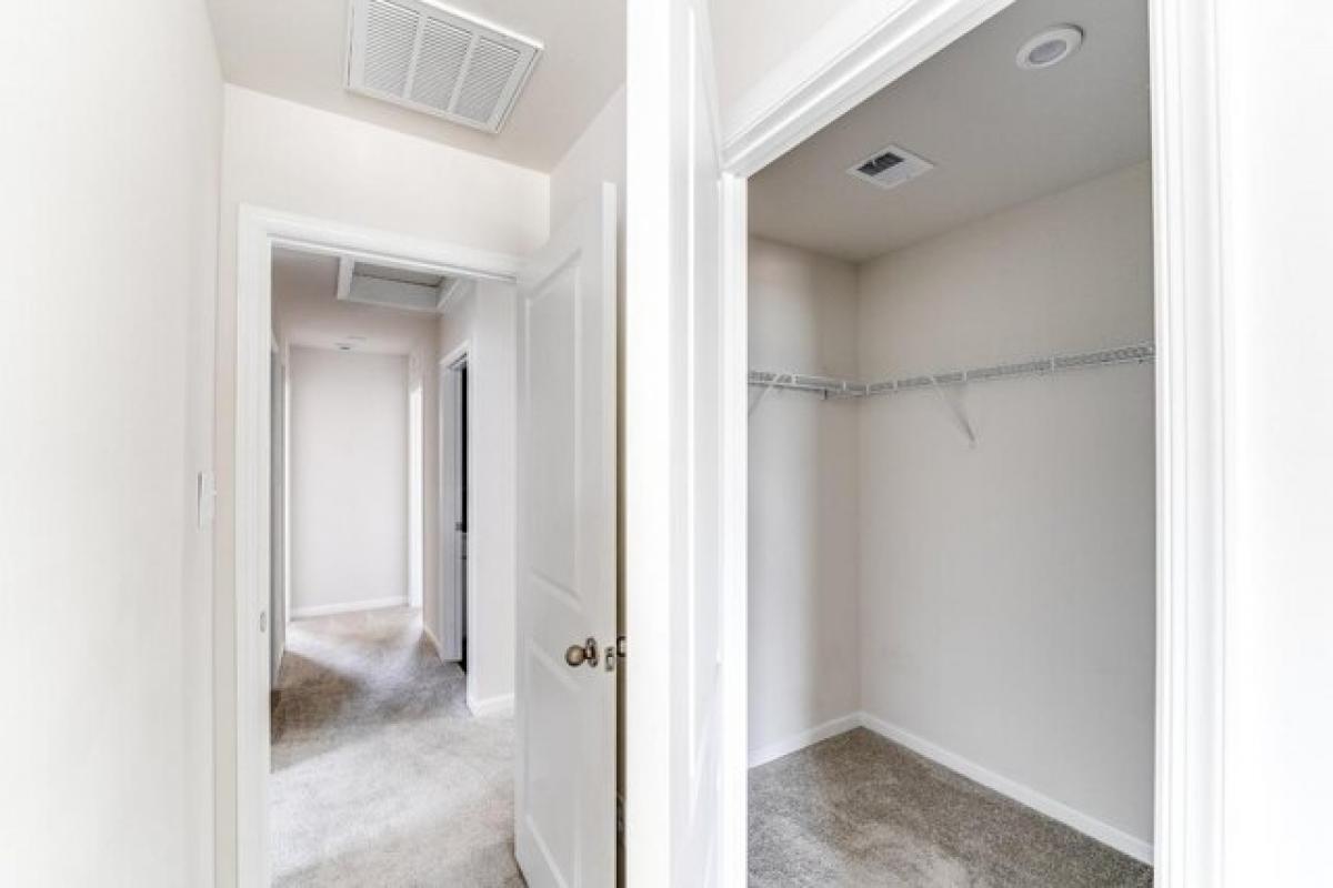 Picture of Home For Sale in Lynchburg, Virginia, United States