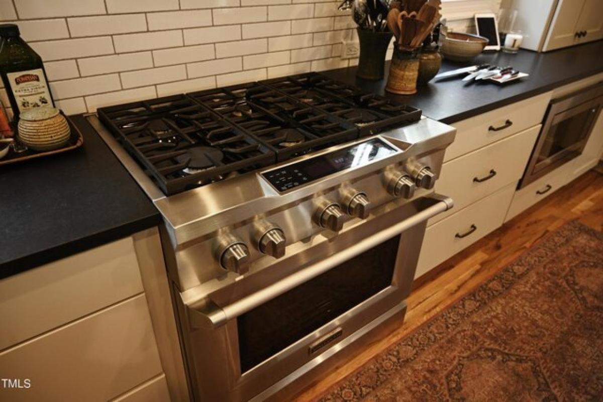 Picture of Home For Sale in Durham, North Carolina, United States