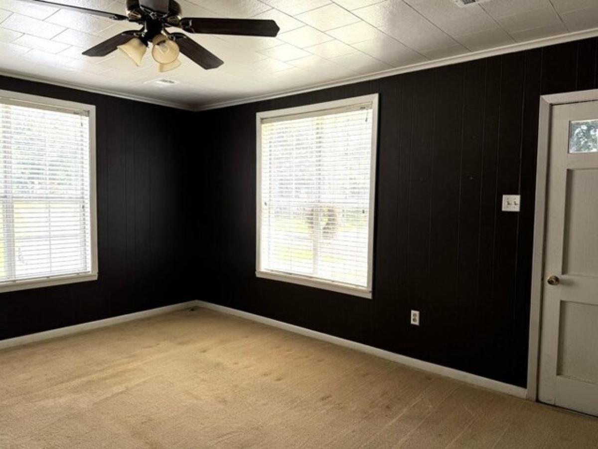 Picture of Home For Sale in Natchez, Mississippi, United States