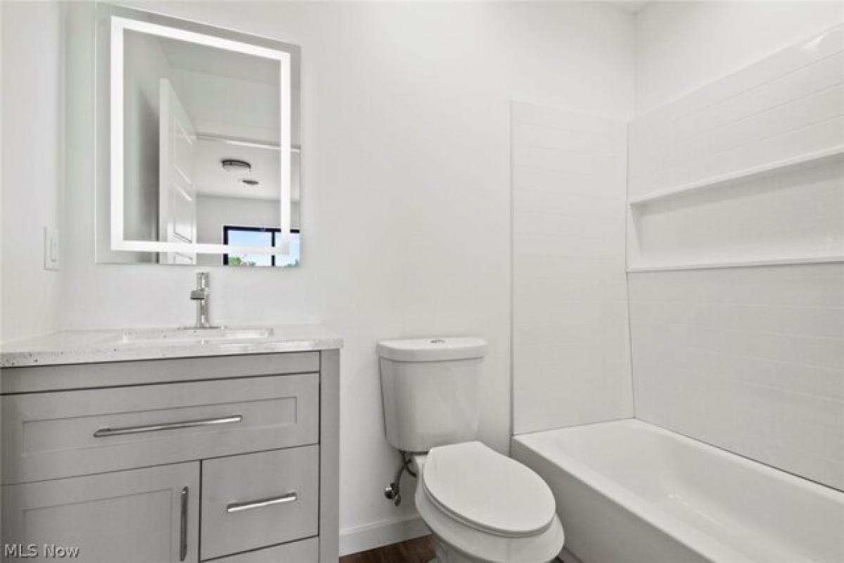 Picture of Home For Sale in Youngstown, Ohio, United States