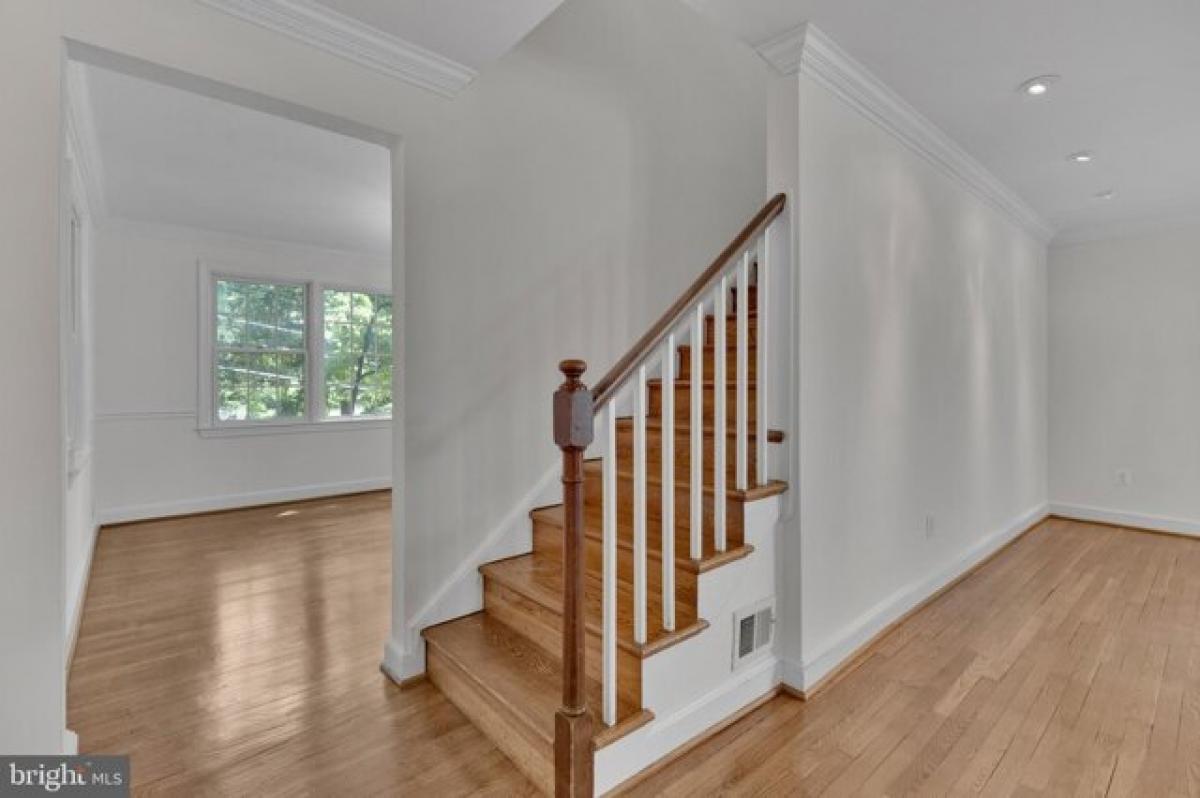 Picture of Home For Sale in Falls Church, Virginia, United States