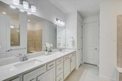 Home For Sale in Valrico, Florida