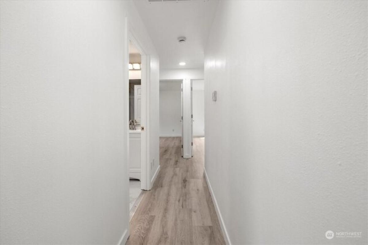 Picture of Home For Sale in Puyallup, Washington, United States