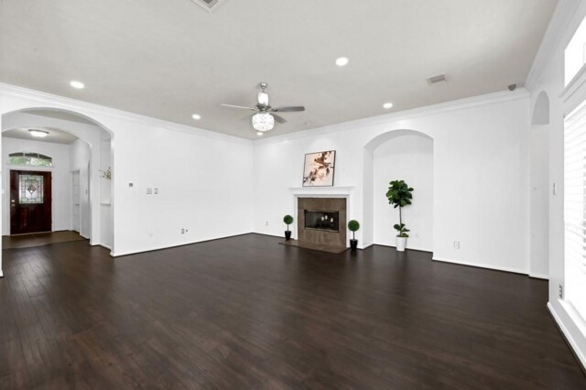 Picture of Home For Sale in Pearland, Texas, United States