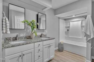 Home For Sale in Chapel Hill, North Carolina