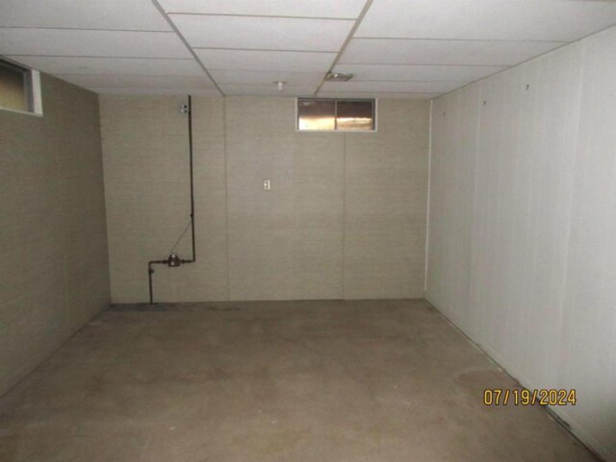 Picture of Home For Sale in Mishawaka, Indiana, United States