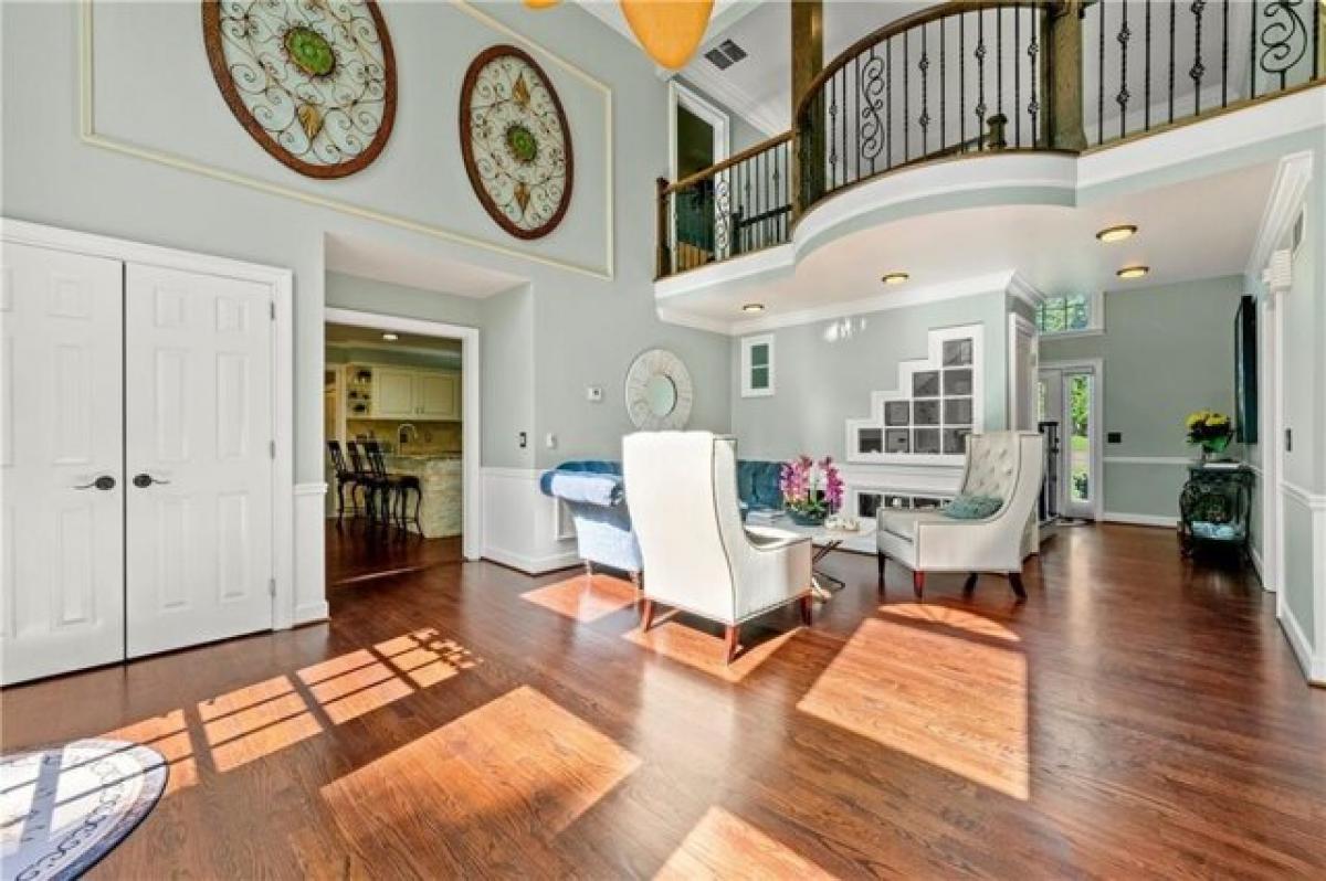Picture of Home For Sale in Roswell, Georgia, United States