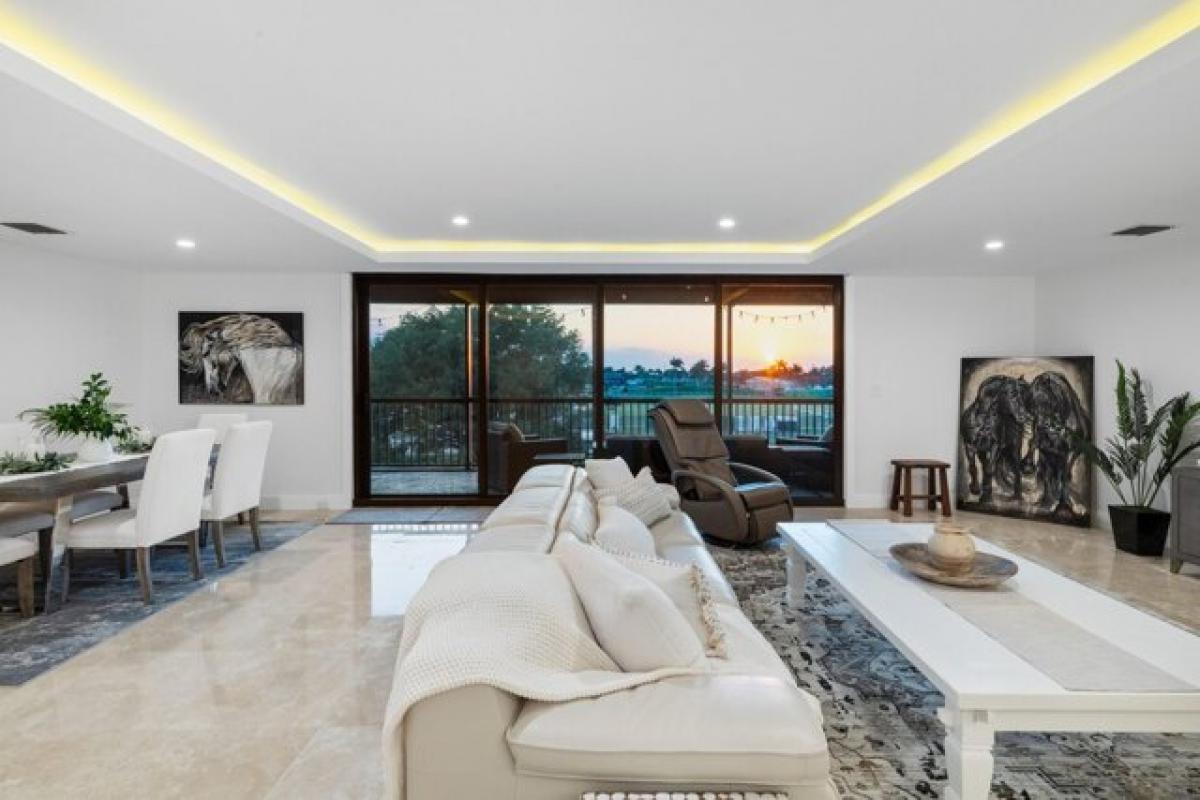 Picture of Home For Sale in Wellington, Florida, United States