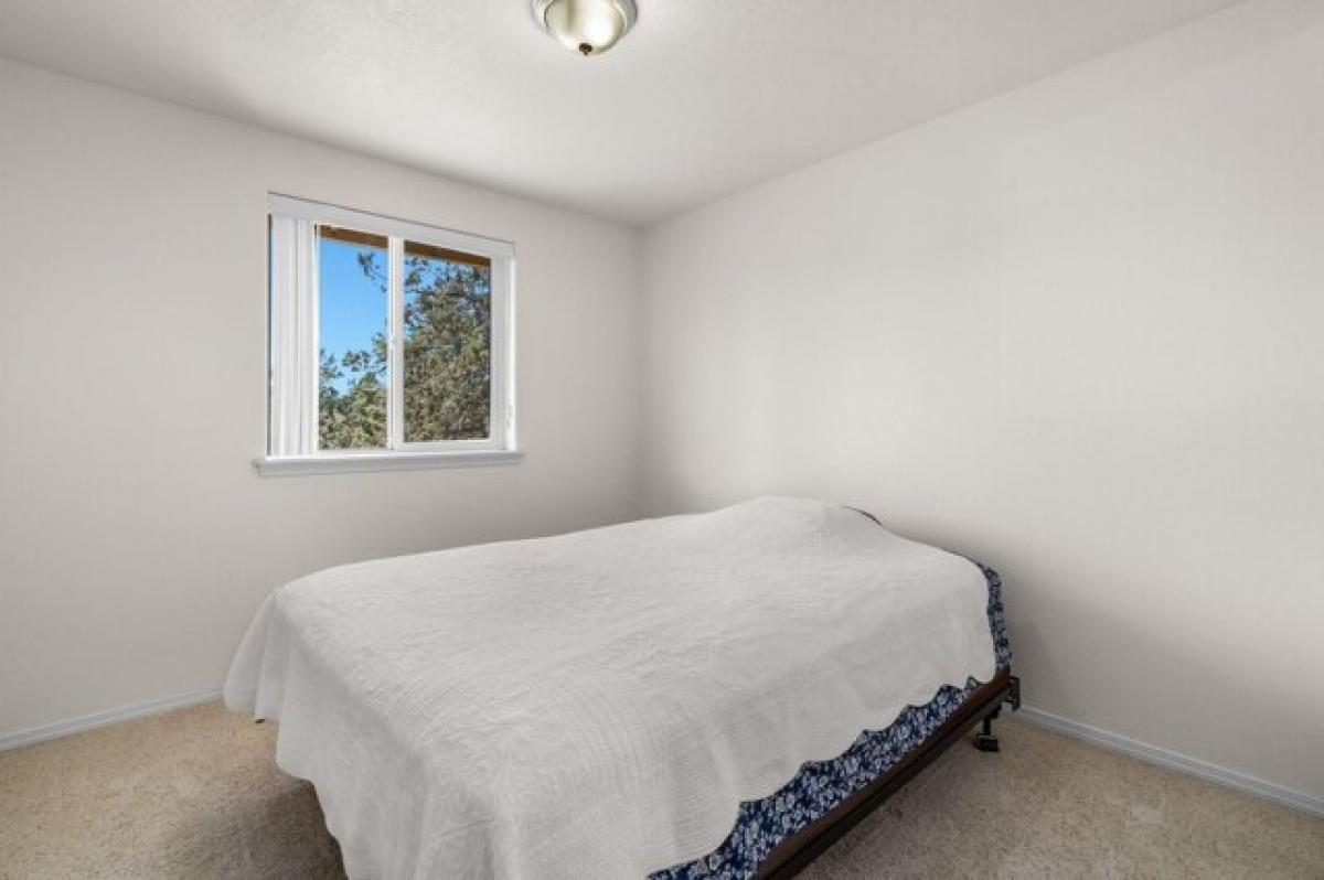 Picture of Home For Sale in Terrebonne, Oregon, United States