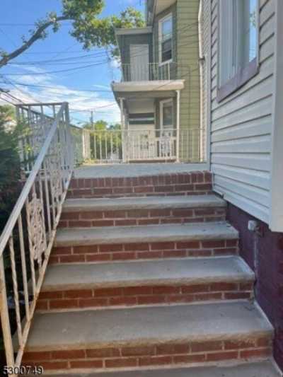 Home For Rent in Newark, New Jersey