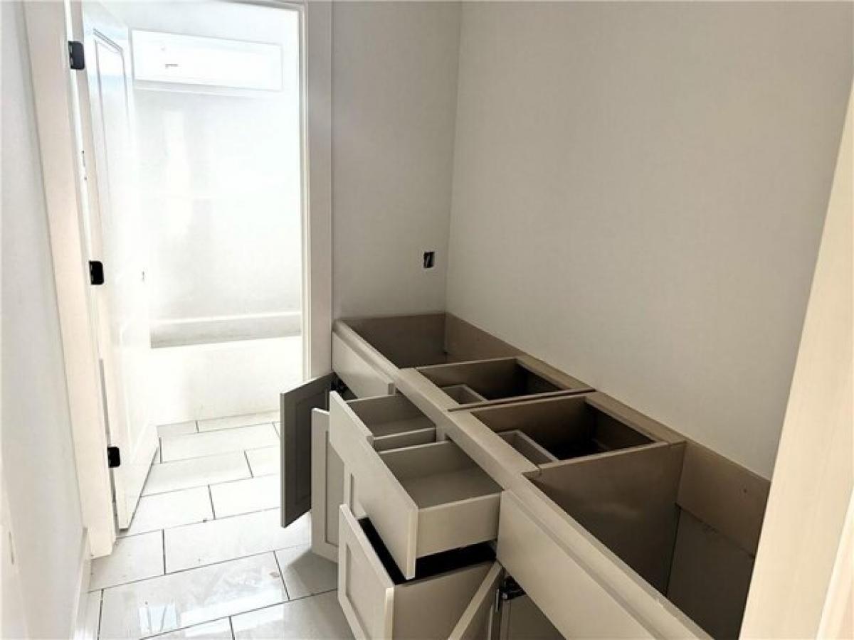 Picture of Home For Sale in Bella Vista, Arkansas, United States