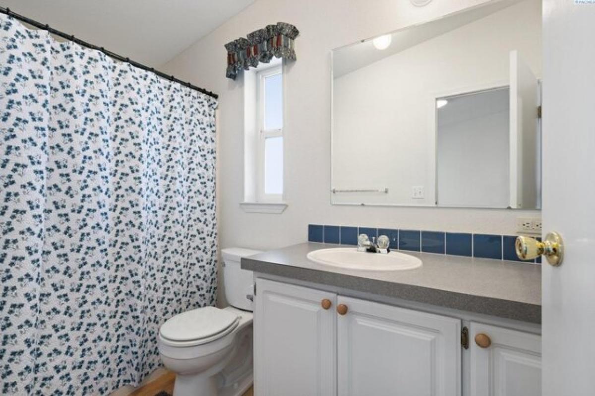 Picture of Home For Sale in Kennewick, Washington, United States