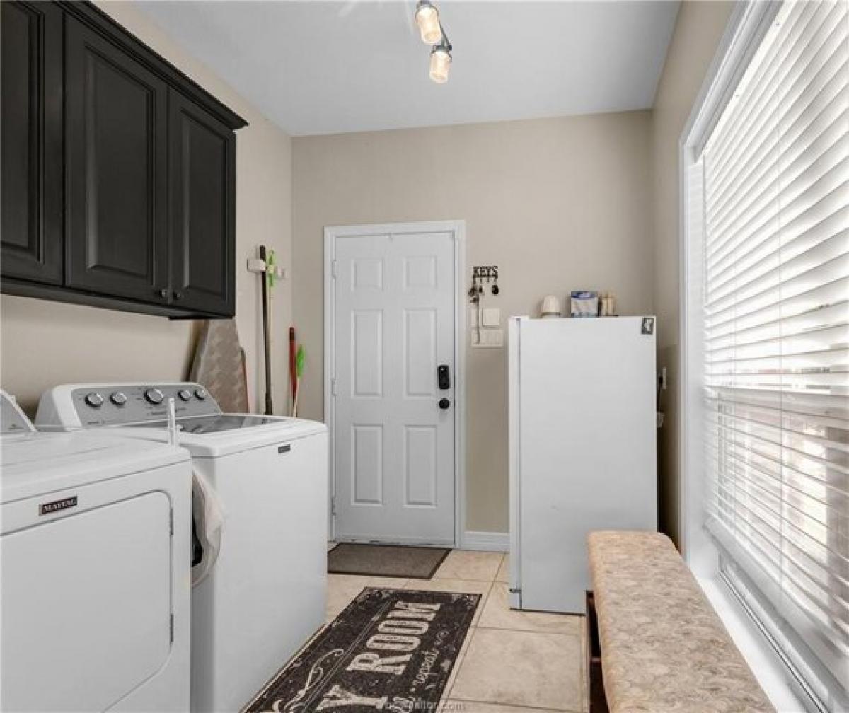 Picture of Home For Sale in College Station, Texas, United States