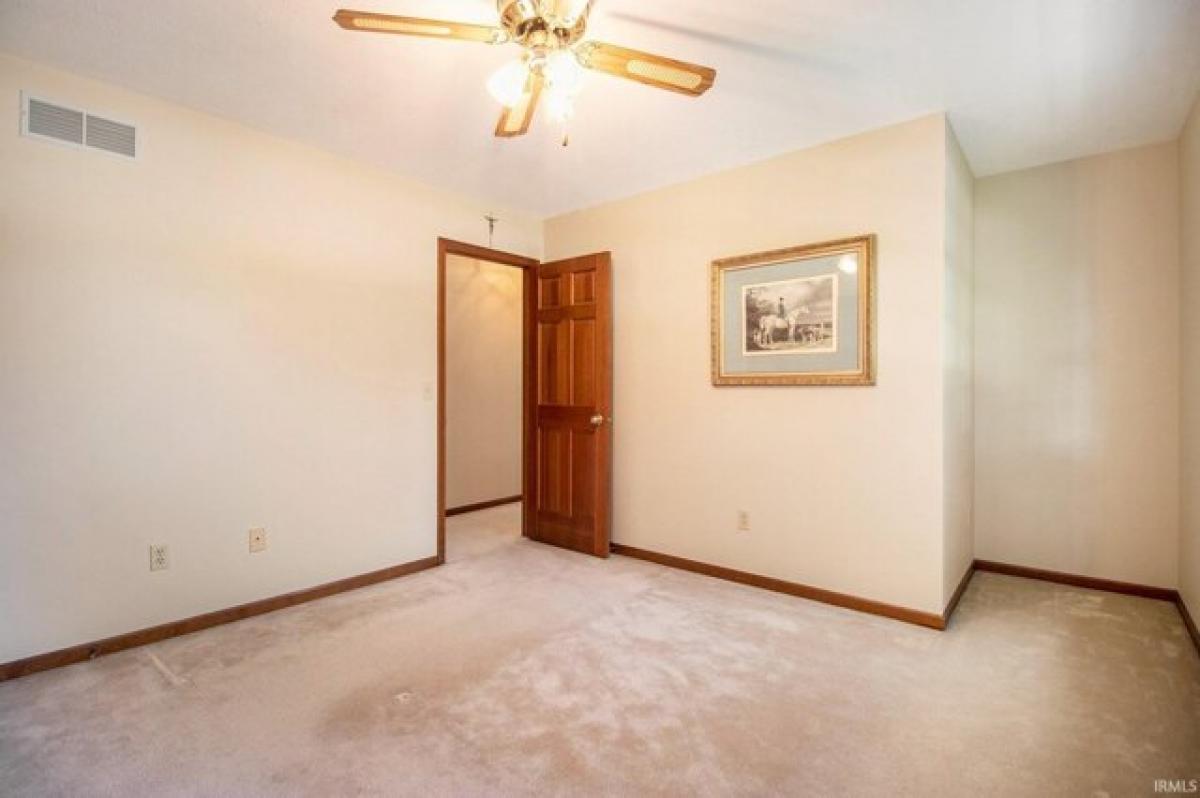 Picture of Home For Sale in South Bend, Indiana, United States