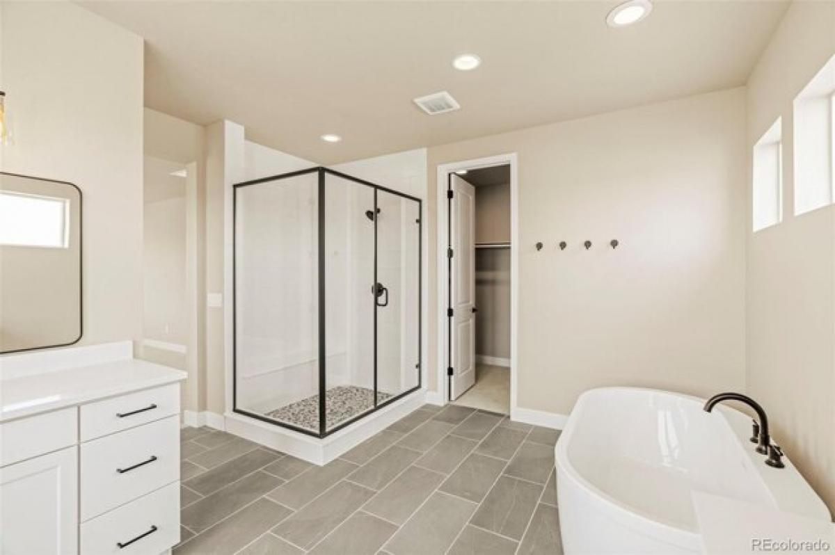 Picture of Home For Sale in Elizabeth, Colorado, United States