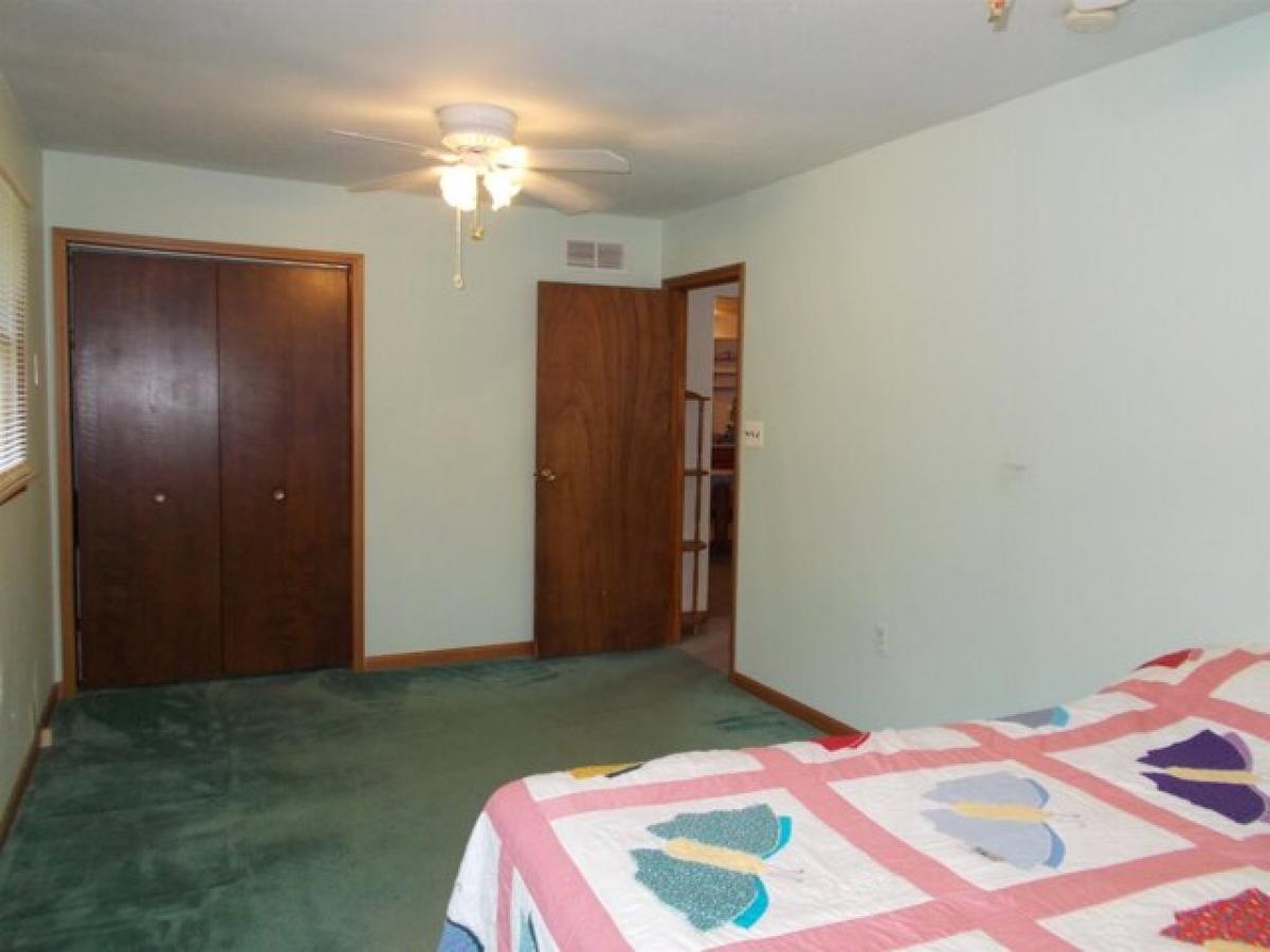 Picture of Home For Sale in Harrison, Michigan, United States