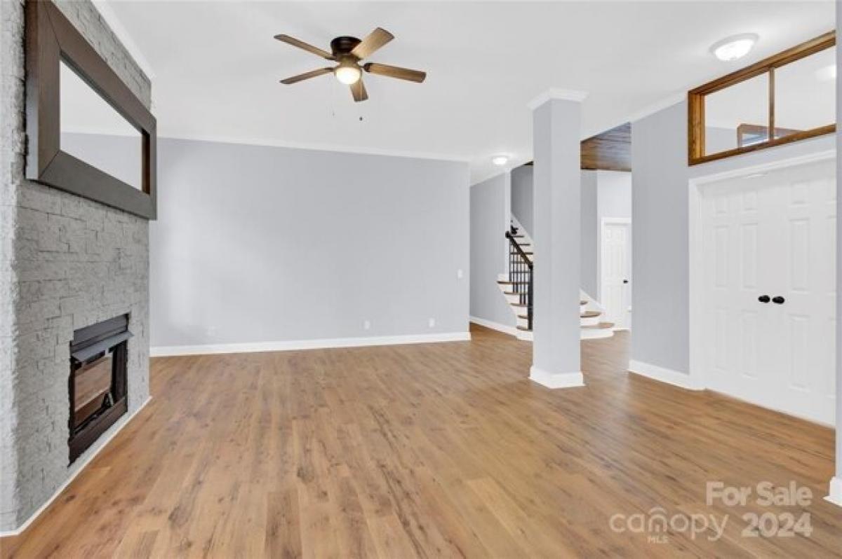 Picture of Home For Sale in Belmont, North Carolina, United States