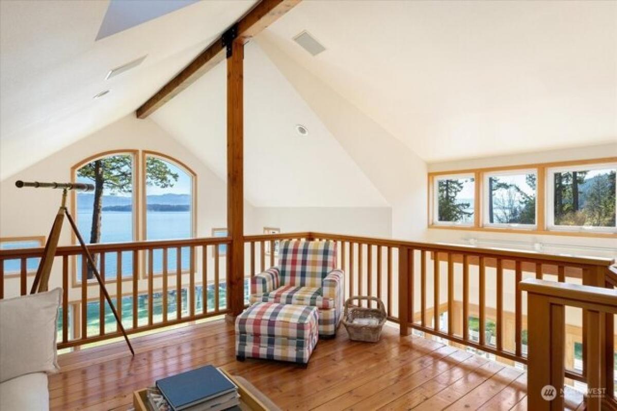 Picture of Home For Sale in Anacortes, Washington, United States