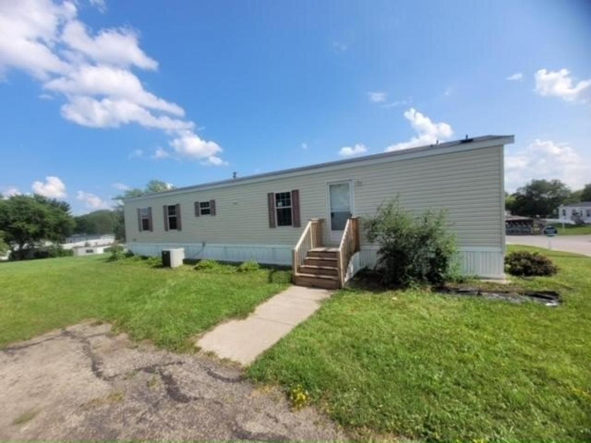 Picture of Home For Sale in Madison, Wisconsin, United States