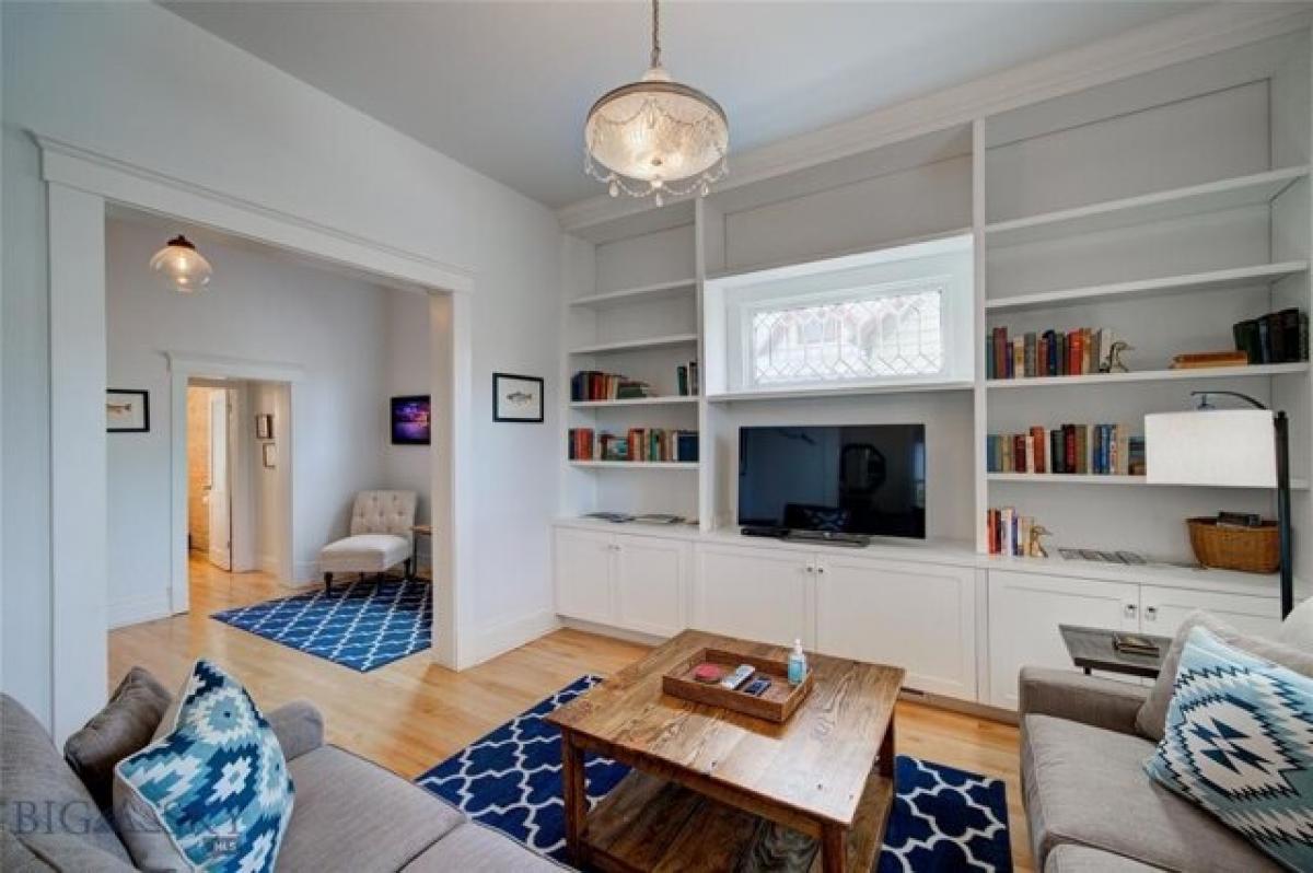 Picture of Home For Sale in Bozeman, Montana, United States