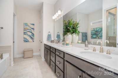 Home For Sale in Mooresville, North Carolina