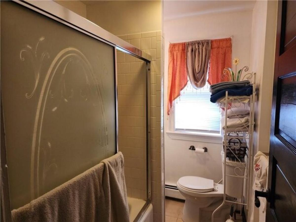 Picture of Home For Sale in Providence, Rhode Island, United States