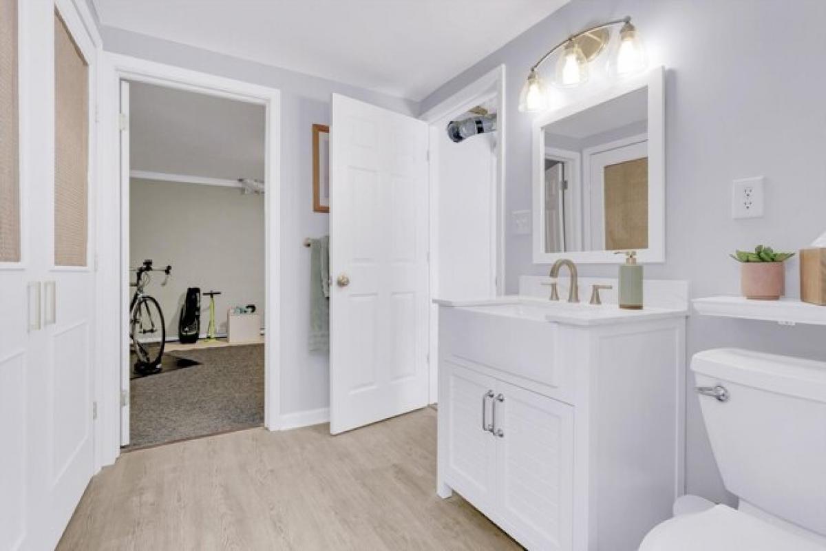 Picture of Home For Sale in Roanoke, Virginia, United States