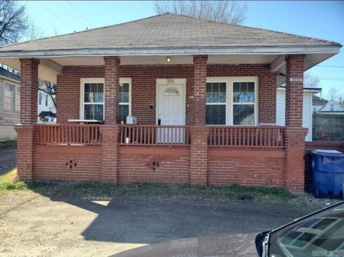 Picture of Home For Sale in Fort Smith, Arkansas, United States