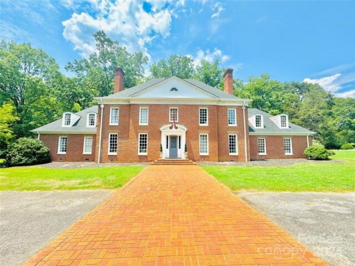 Picture of Home For Sale in Shelby, North Carolina, United States